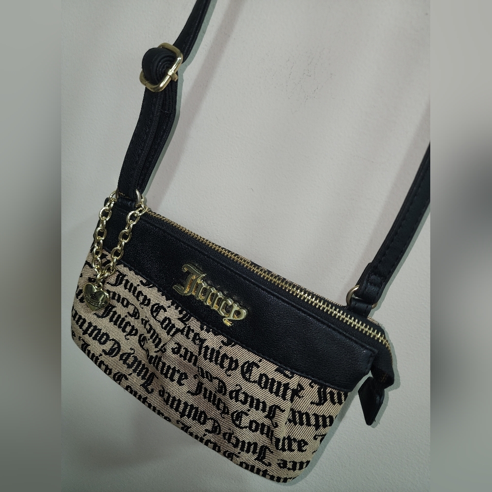 Juicy Couture Crossbody Signature Purse Heart Gold Charm Leather